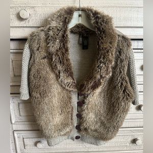 Bisou Bisou Brown/Gray Knit Sweater with Fur Front and Collar. Women’s Size M.